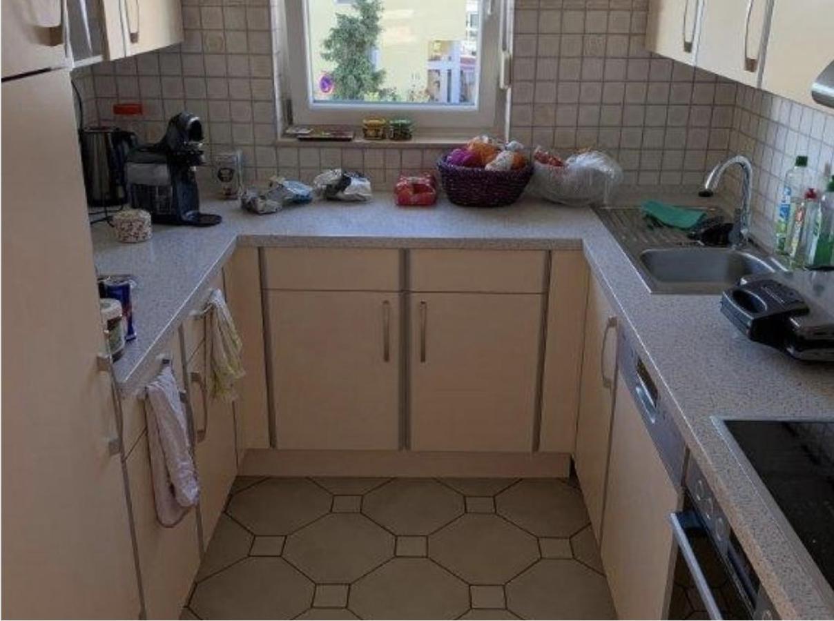 Sonnige 3 Zimmer Wohnung Mit Schoenem Balkon Im Gruenen 罗伊特林根 外观 照片