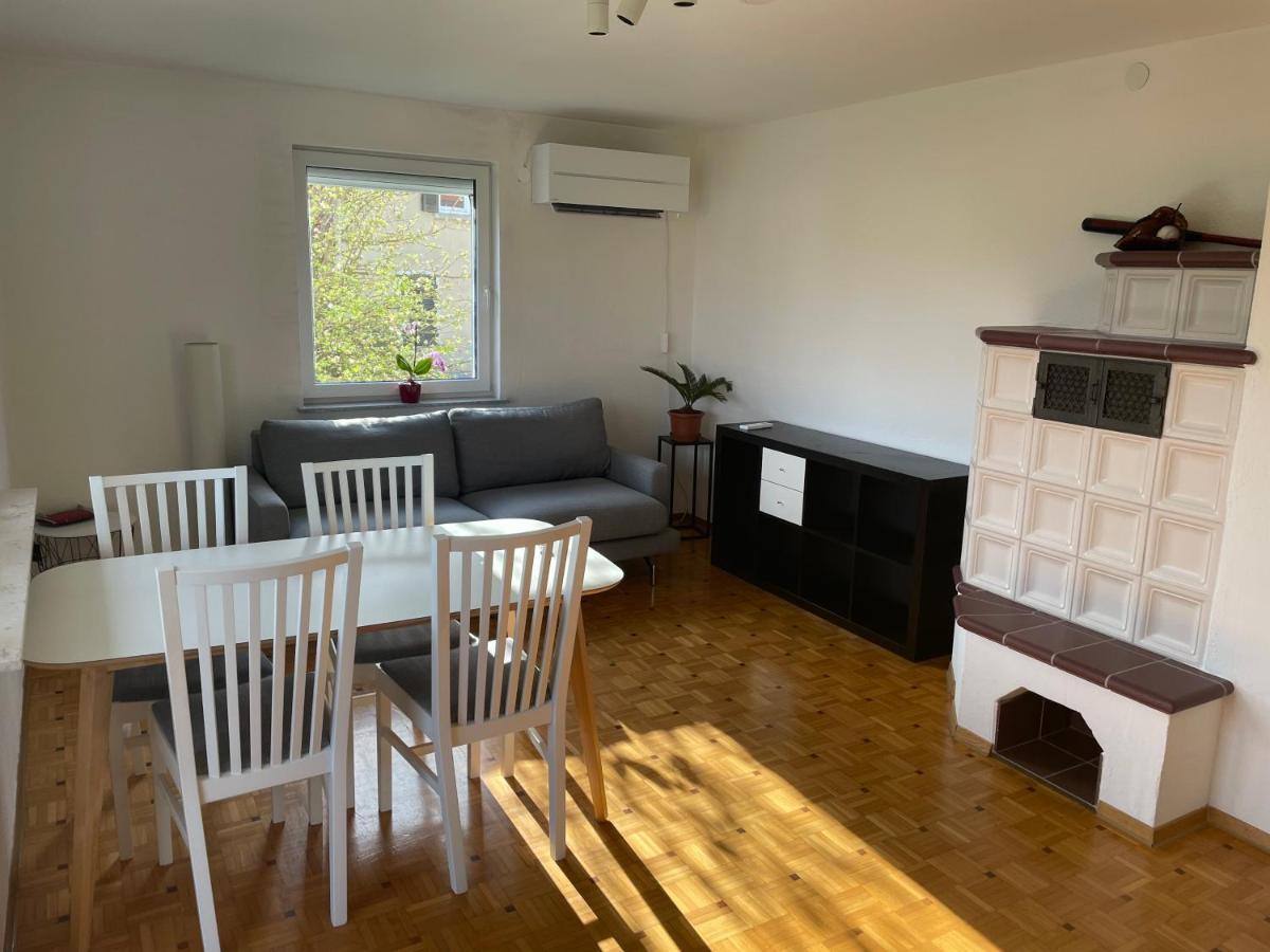 Sonnige 3 Zimmer Wohnung Mit Schoenem Balkon Im Gruenen 罗伊特林根 外观 照片