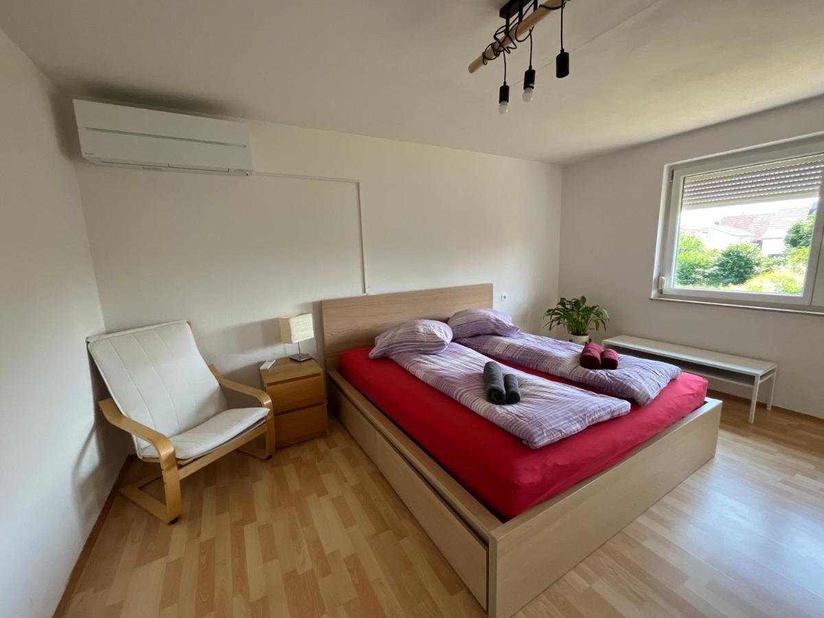 Sonnige 3 Zimmer Wohnung Mit Schoenem Balkon Im Gruenen 罗伊特林根 外观 照片