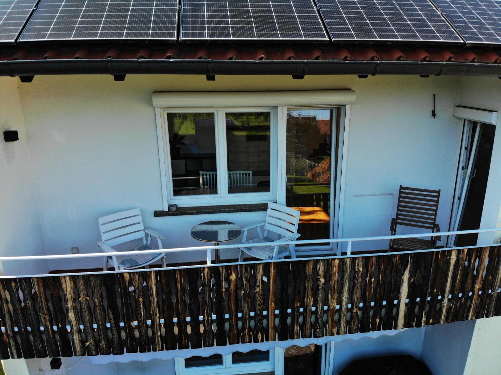 Sonnige 3 Zimmer Wohnung Mit Schoenem Balkon Im Gruenen 罗伊特林根 外观 照片