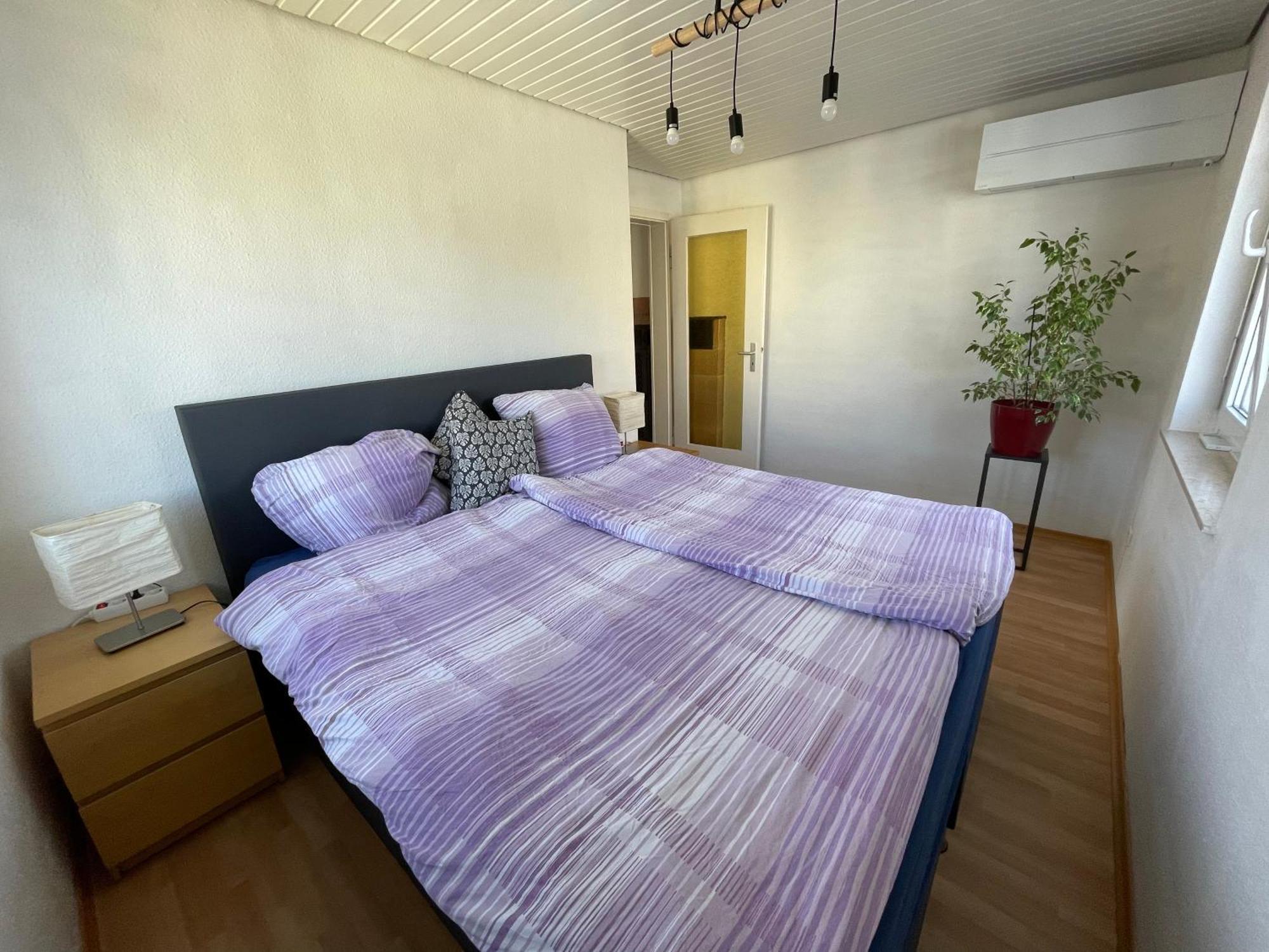 Sonnige 3 Zimmer Wohnung Mit Schoenem Balkon Im Gruenen 罗伊特林根 外观 照片